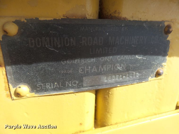 image for item FR9512 1976 Champion 700 Series motor grader