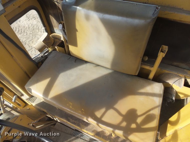 image for item FR9512 1976 Champion 700 Series motor grader