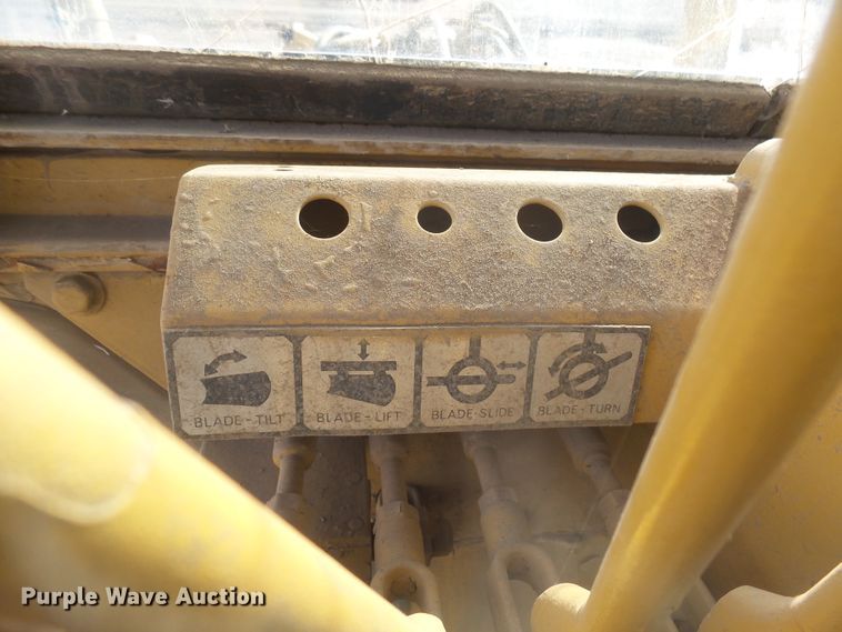 image for item FR9512 1976 Champion 700 Series motor grader