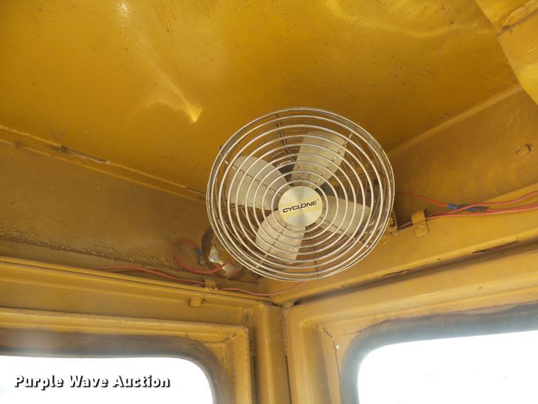 image for item FR9512 1976 Champion 700 Series motor grader