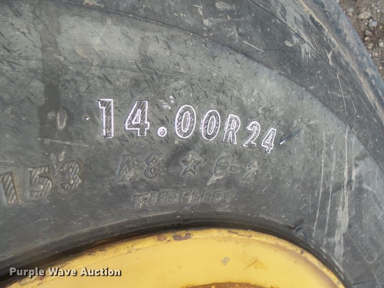 image for item FR9512 1976 Champion 700 Series motor grader