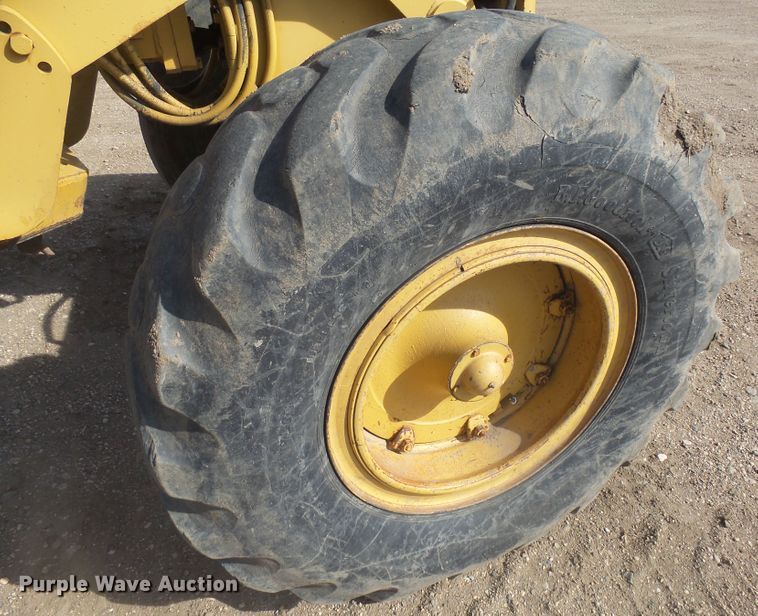 image for item FR9512 1976 Champion 700 Series motor grader