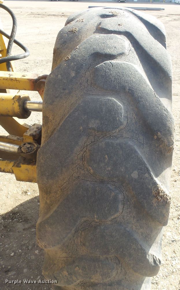 image for item FR9512 1976 Champion 700 Series motor grader