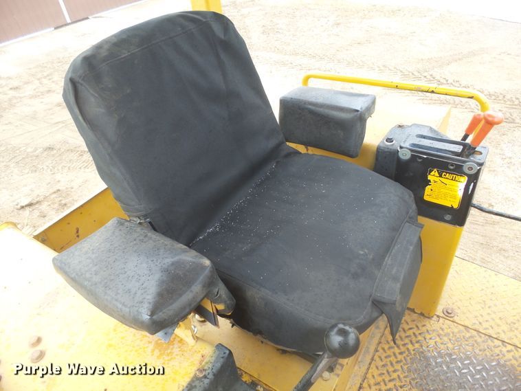 image for item FR9513 1997 John Deere 455G track loader