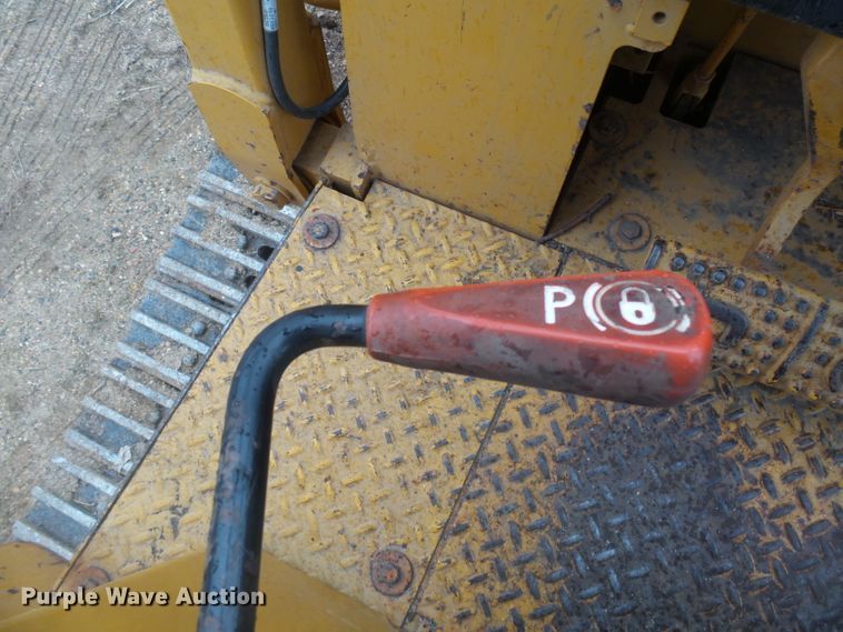 image for item FR9513 1997 John Deere 455G track loader