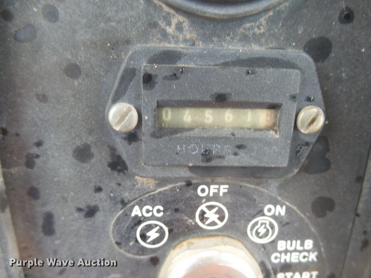 image for item FR9513 1997 John Deere 455G track loader