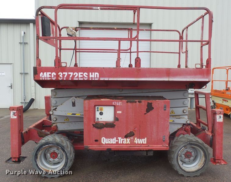 image for item FR9518 2008 Mec 3772ES HD RT scissor lift