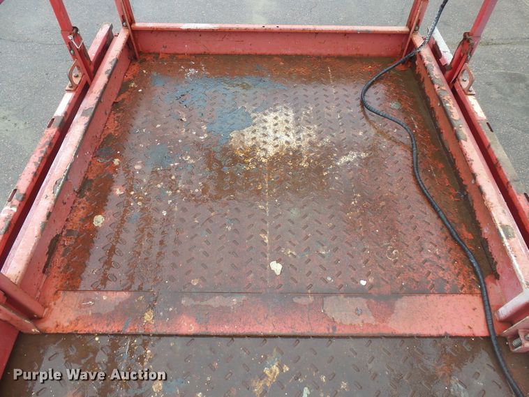 image for item FR9518 2008 Mec 3772ES HD RT scissor lift