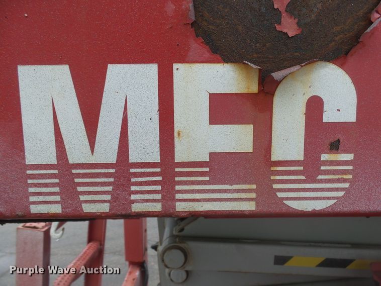 image for item FR9518 2008 Mec 3772ES HD RT scissor lift