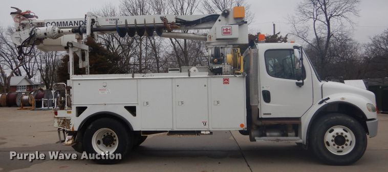 image for item GB9822 2006 Freightliner Business Class M2 digger derrick truck