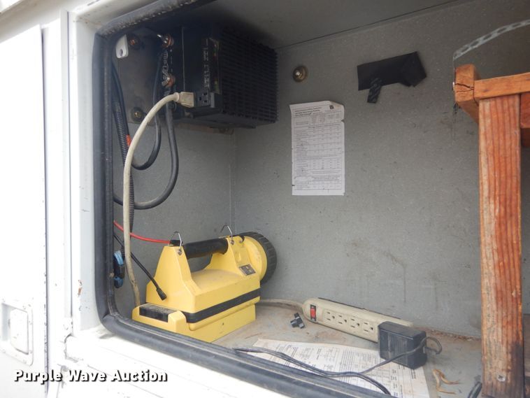 image for item GB9822 2006 Freightliner Business Class M2 digger derrick truck