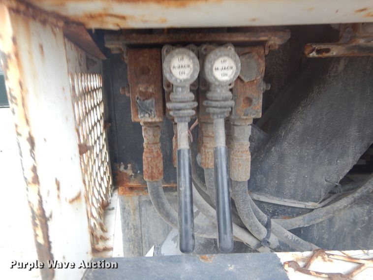 image for item GB9822 2006 Freightliner Business Class M2 digger derrick truck