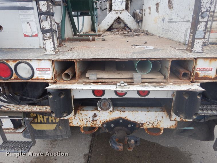 image for item GB9822 2006 Freightliner Business Class M2 digger derrick truck