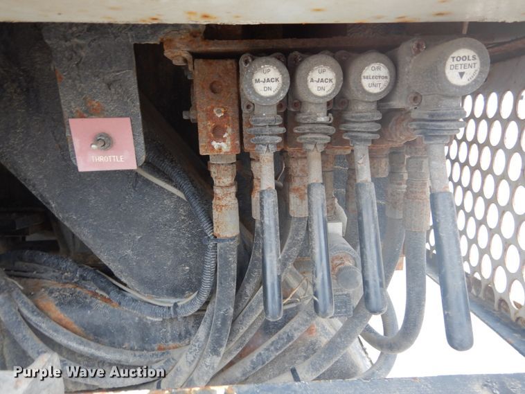 image for item GB9822 2006 Freightliner Business Class M2 digger derrick truck