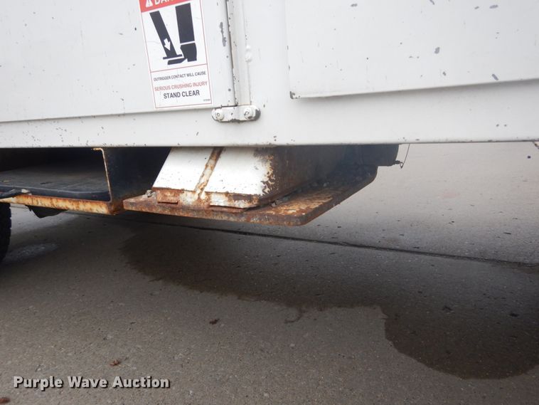 image for item GB9822 2006 Freightliner Business Class M2 digger derrick truck