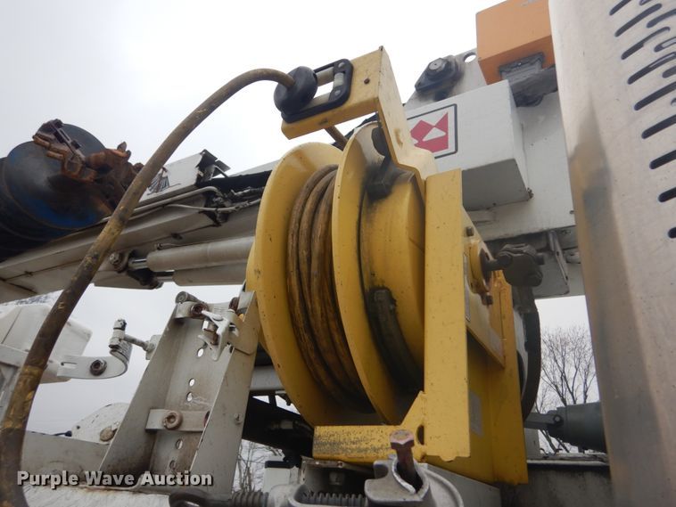 image for item GB9822 2006 Freightliner Business Class M2 digger derrick truck