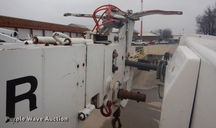 image for item GB9822 2006 Freightliner Business Class M2 digger derrick truck