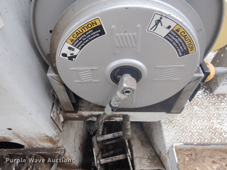 image for item GB9822 2006 Freightliner Business Class M2 digger derrick truck