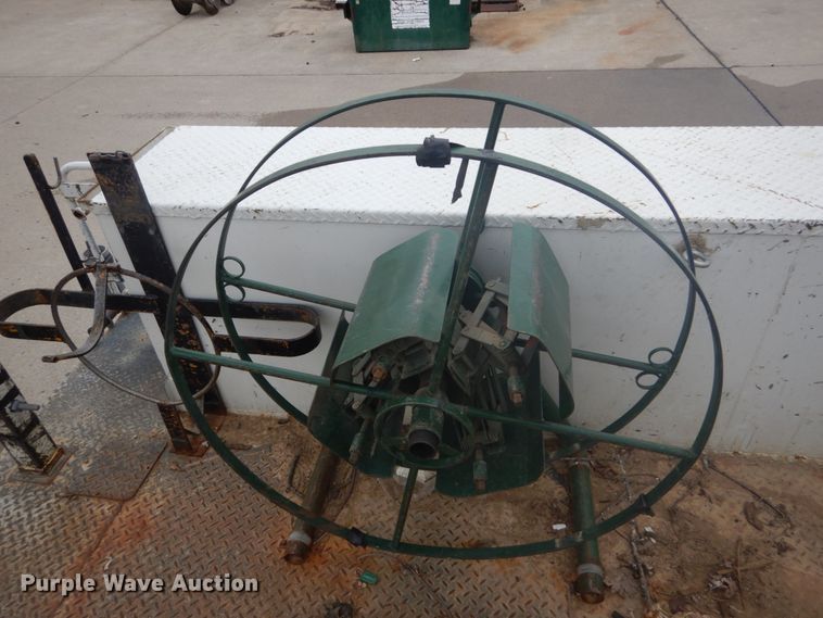 image for item GB9822 2006 Freightliner Business Class M2 digger derrick truck