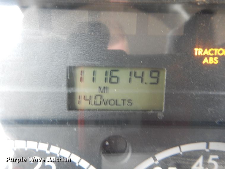 image for item GB9822 2006 Freightliner Business Class M2 digger derrick truck