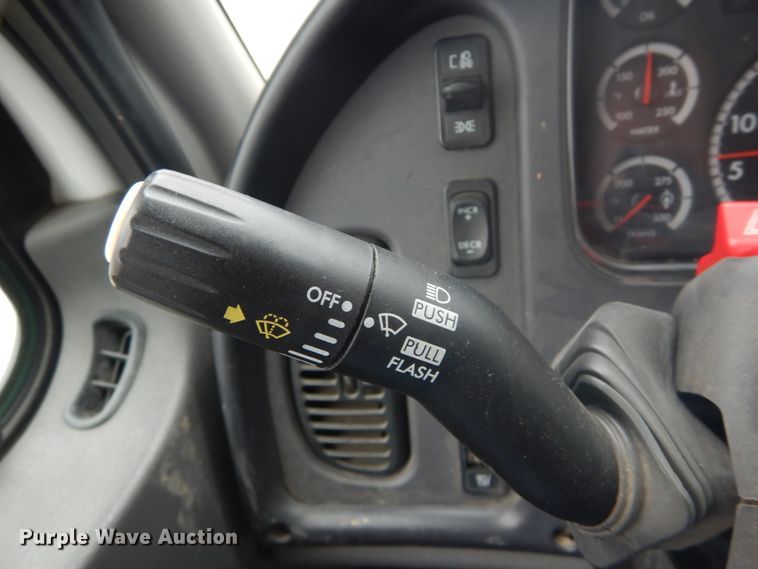 image for item GB9822 2006 Freightliner Business Class M2 digger derrick truck