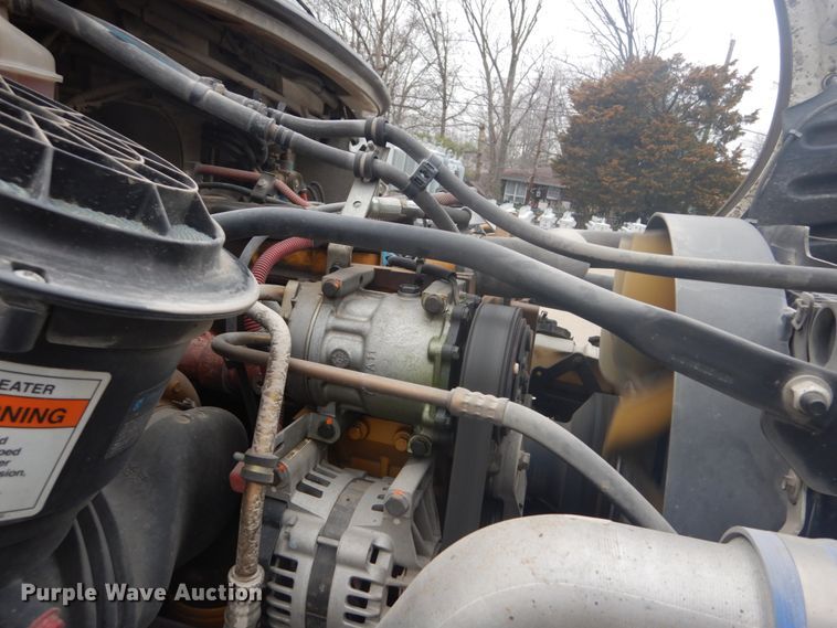 image for item GB9822 2006 Freightliner Business Class M2 digger derrick truck