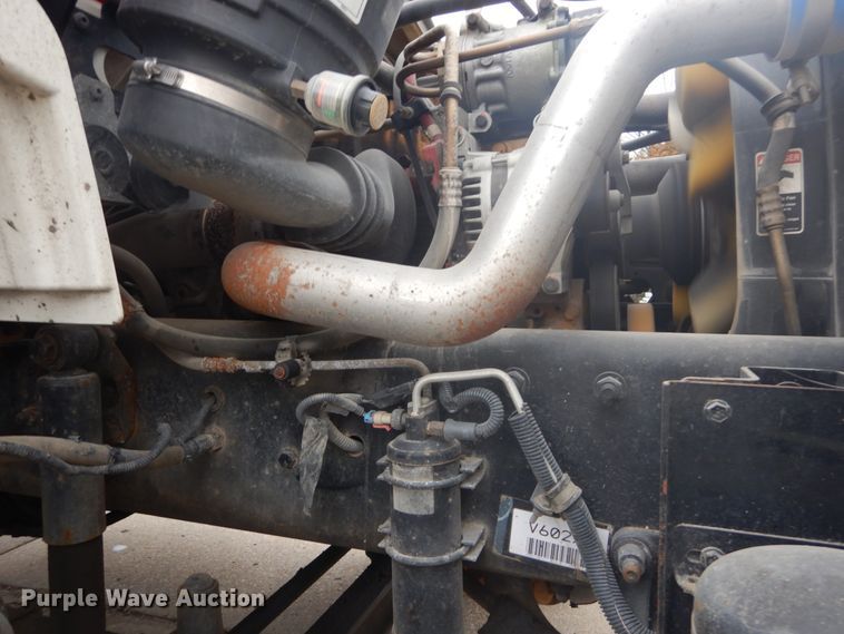 image for item GB9822 2006 Freightliner Business Class M2 digger derrick truck