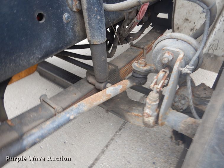 image for item GB9822 2006 Freightliner Business Class M2 digger derrick truck