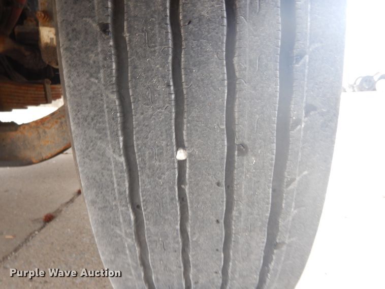 image for item GB9822 2006 Freightliner Business Class M2 digger derrick truck