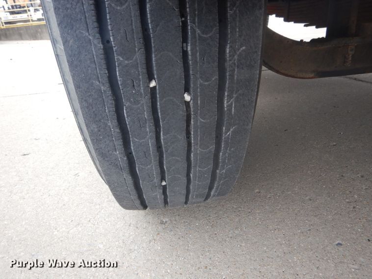 image for item GB9822 2006 Freightliner Business Class M2 digger derrick truck