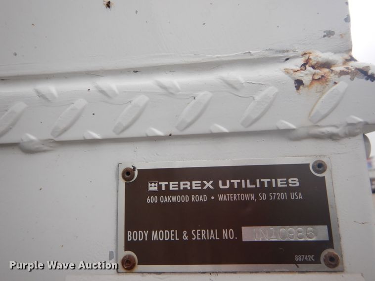 image for item GB9822 2006 Freightliner Business Class M2 digger derrick truck