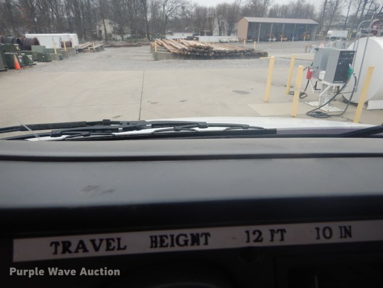 image for item GB9822 2006 Freightliner Business Class M2 digger derrick truck