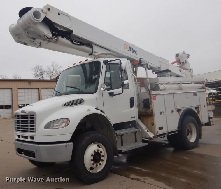 image for item GB9823 2009 Freightliner Business Class M2 bucket truck