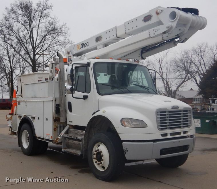 image for item GB9823 2009 Freightliner Business Class M2 bucket truck