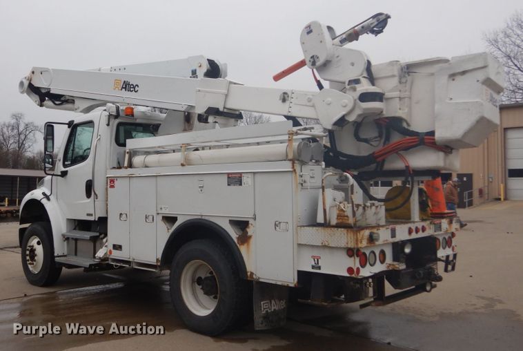 image for item GB9823 2009 Freightliner Business Class M2 bucket truck