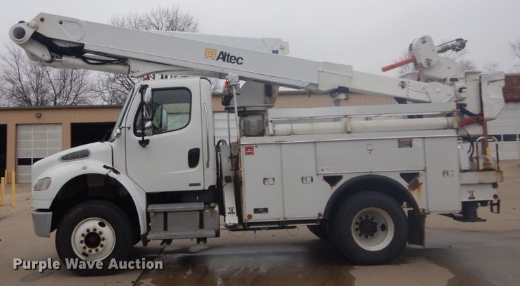 image for item GB9823 2009 Freightliner Business Class M2 bucket truck
