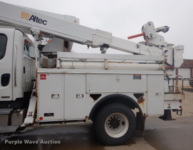 image for item GB9823 2009 Freightliner Business Class M2 bucket truck