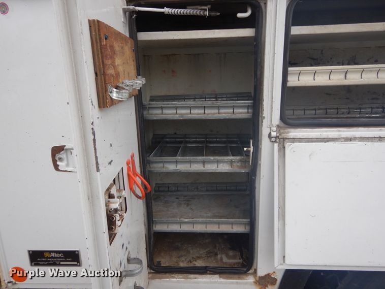 image for item GB9823 2009 Freightliner Business Class M2 bucket truck