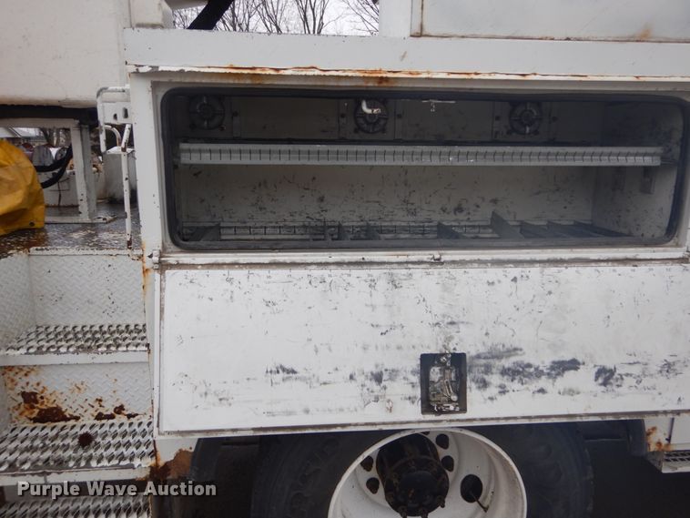 image for item GB9823 2009 Freightliner Business Class M2 bucket truck