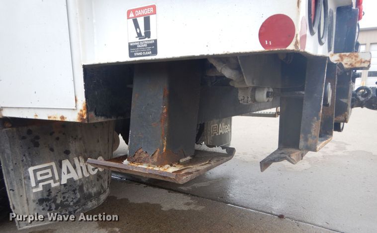 image for item GB9823 2009 Freightliner Business Class M2 bucket truck