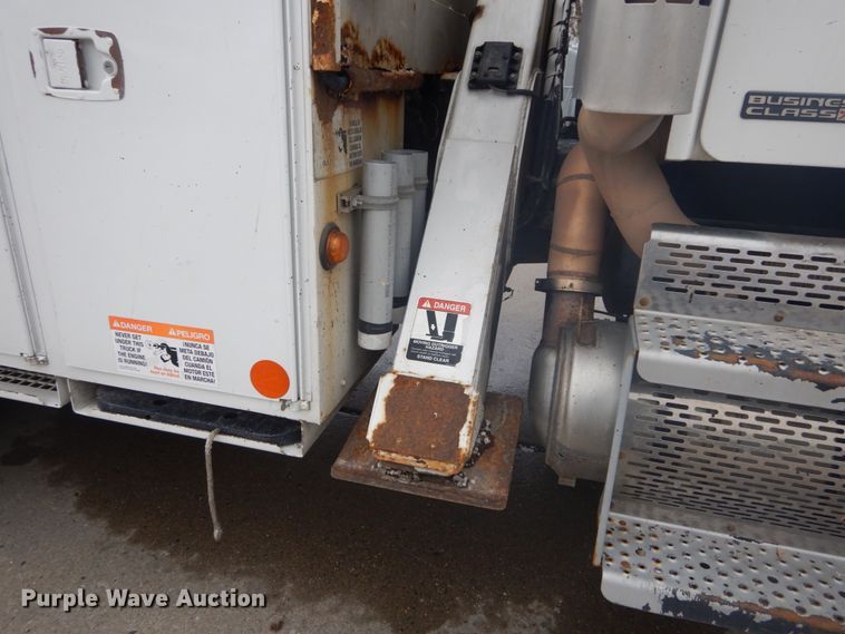 image for item GB9823 2009 Freightliner Business Class M2 bucket truck