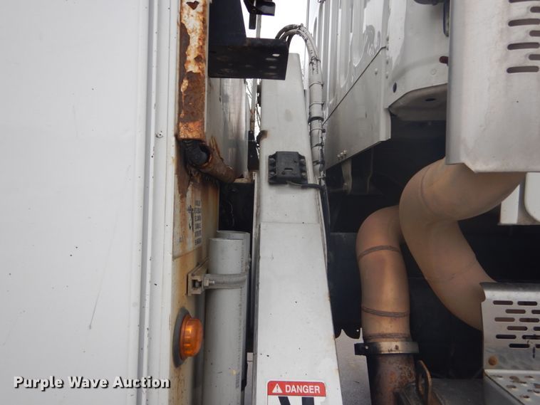 image for item GB9823 2009 Freightliner Business Class M2 bucket truck