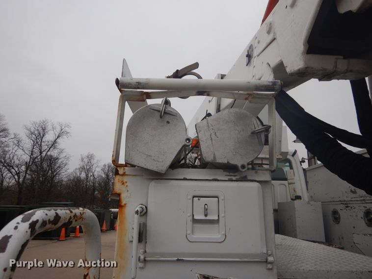 image for item GB9823 2009 Freightliner Business Class M2 bucket truck