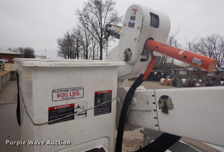 image for item GB9823 2009 Freightliner Business Class M2 bucket truck