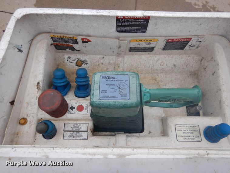 image for item GB9823 2009 Freightliner Business Class M2 bucket truck