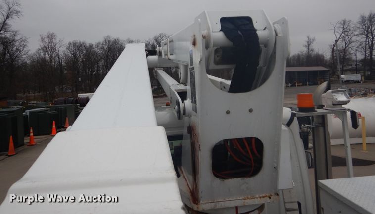 image for item GB9823 2009 Freightliner Business Class M2 bucket truck