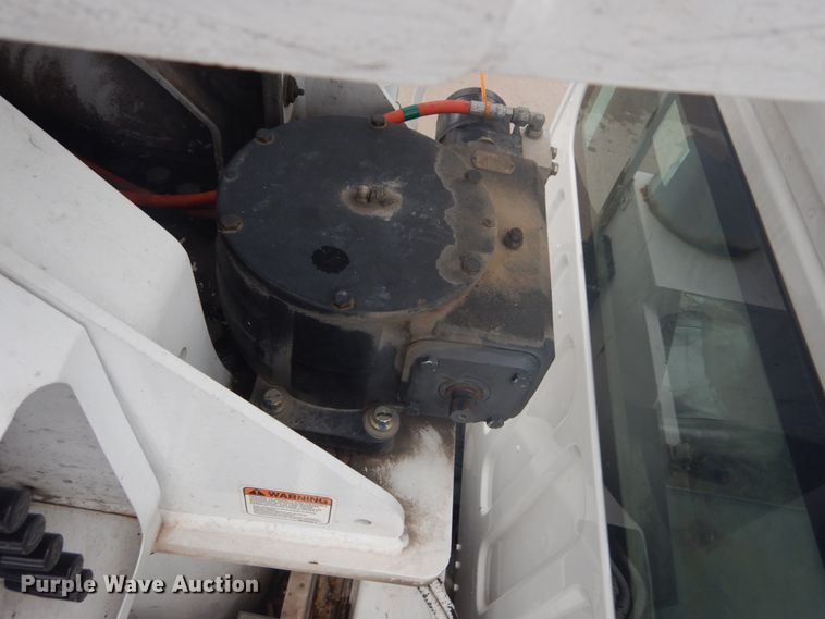 image for item GB9823 2009 Freightliner Business Class M2 bucket truck