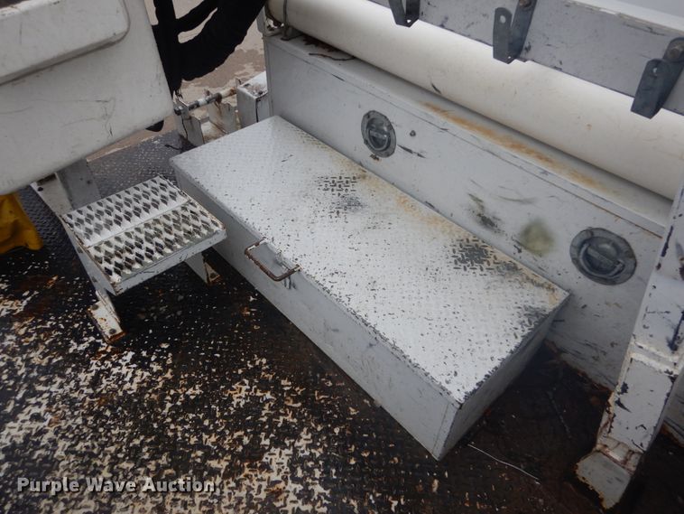 image for item GB9823 2009 Freightliner Business Class M2 bucket truck