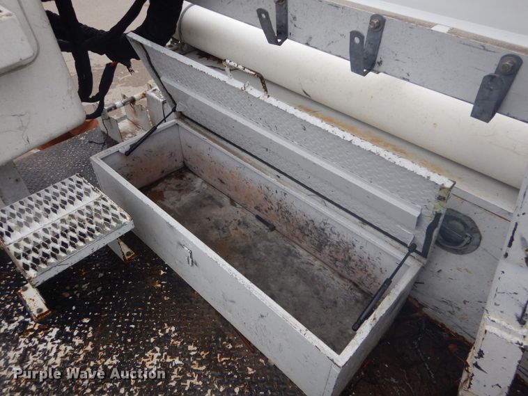 image for item GB9823 2009 Freightliner Business Class M2 bucket truck