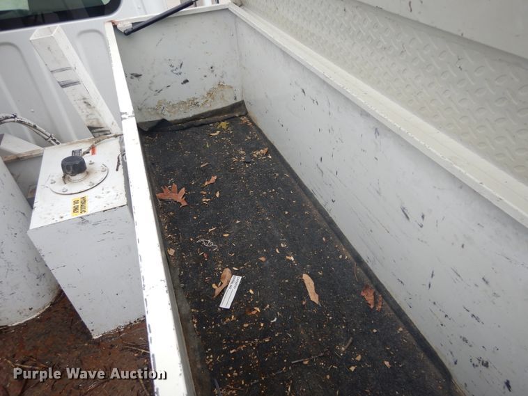 image for item GB9823 2009 Freightliner Business Class M2 bucket truck